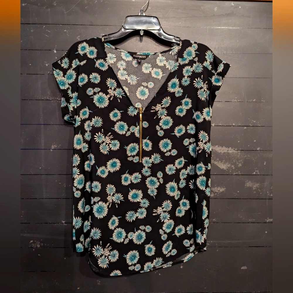 Express Women's Shirtsleeve Floral Blouse (M)